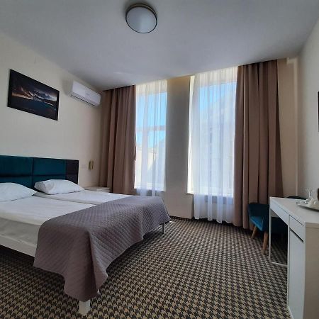 Hotel Astoria City Center Iasi Ngoại thất bức ảnh