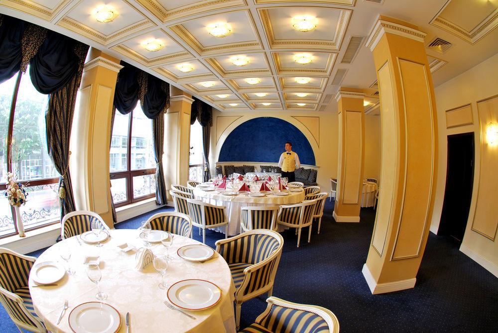 Hotel Astoria City Center Iasi Ngoại thất bức ảnh