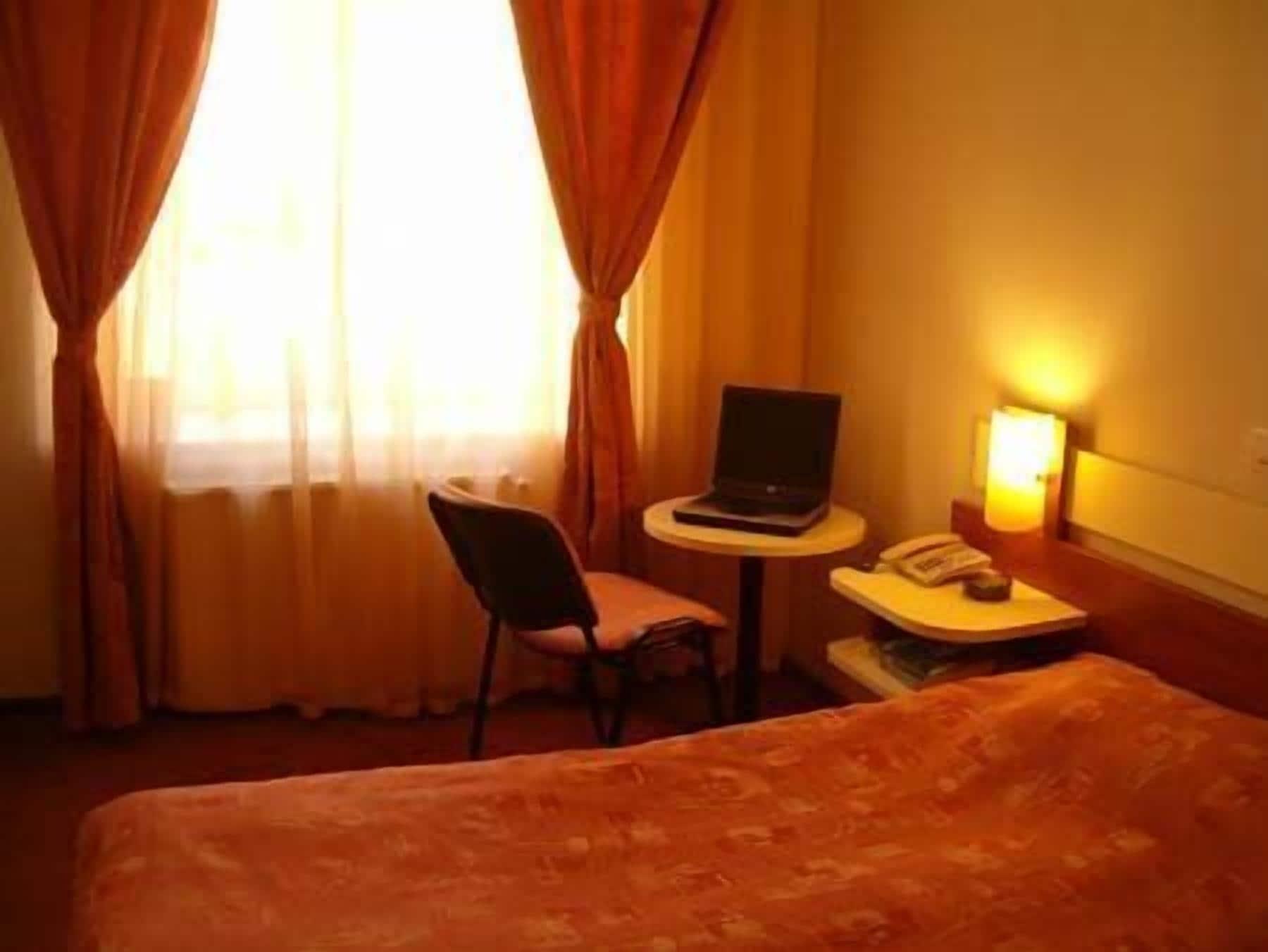 Hotel Astoria City Center Iasi Ngoại thất bức ảnh