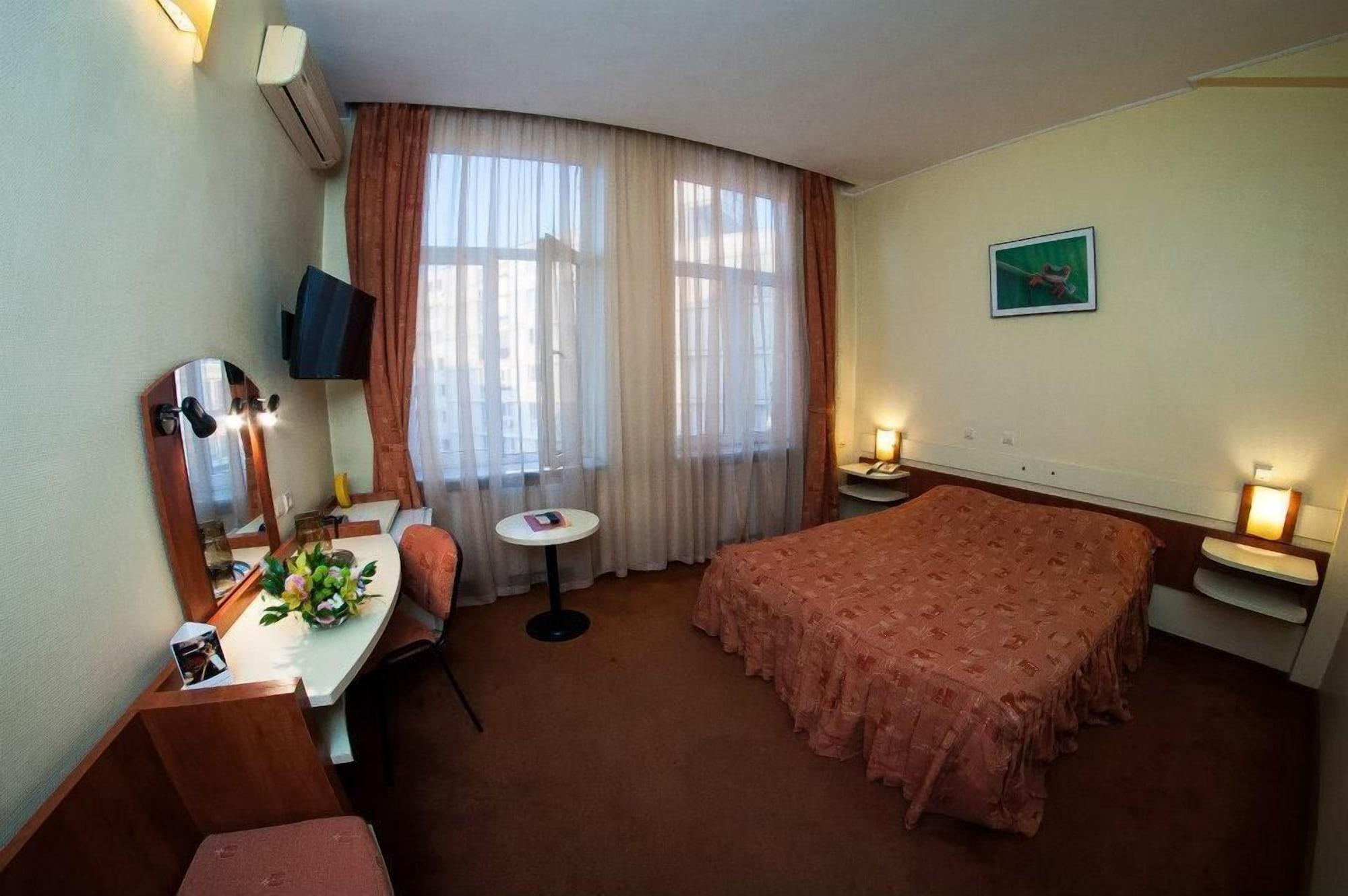 Hotel Astoria City Center Iasi Ngoại thất bức ảnh