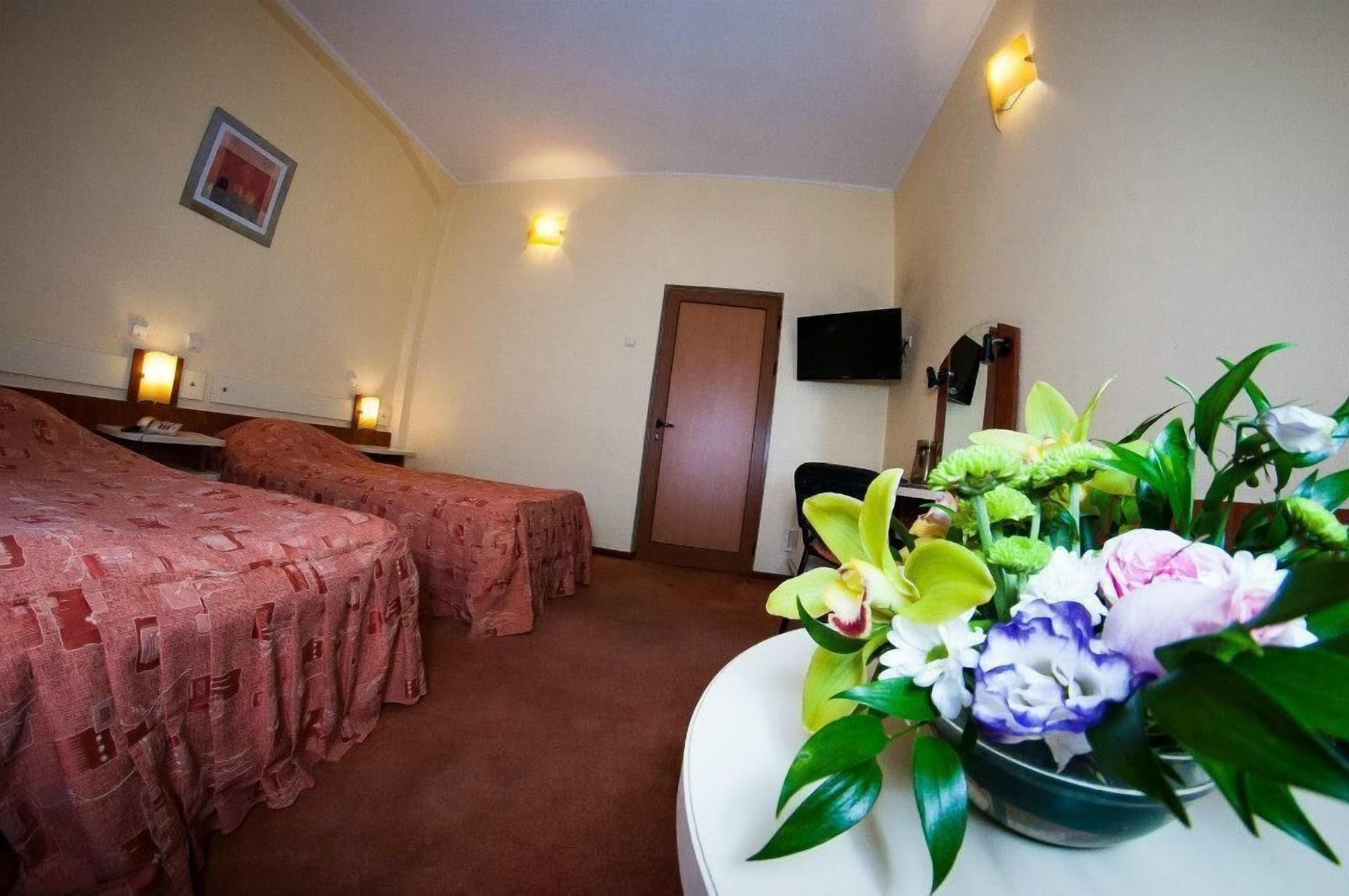Hotel Astoria City Center Iasi Ngoại thất bức ảnh