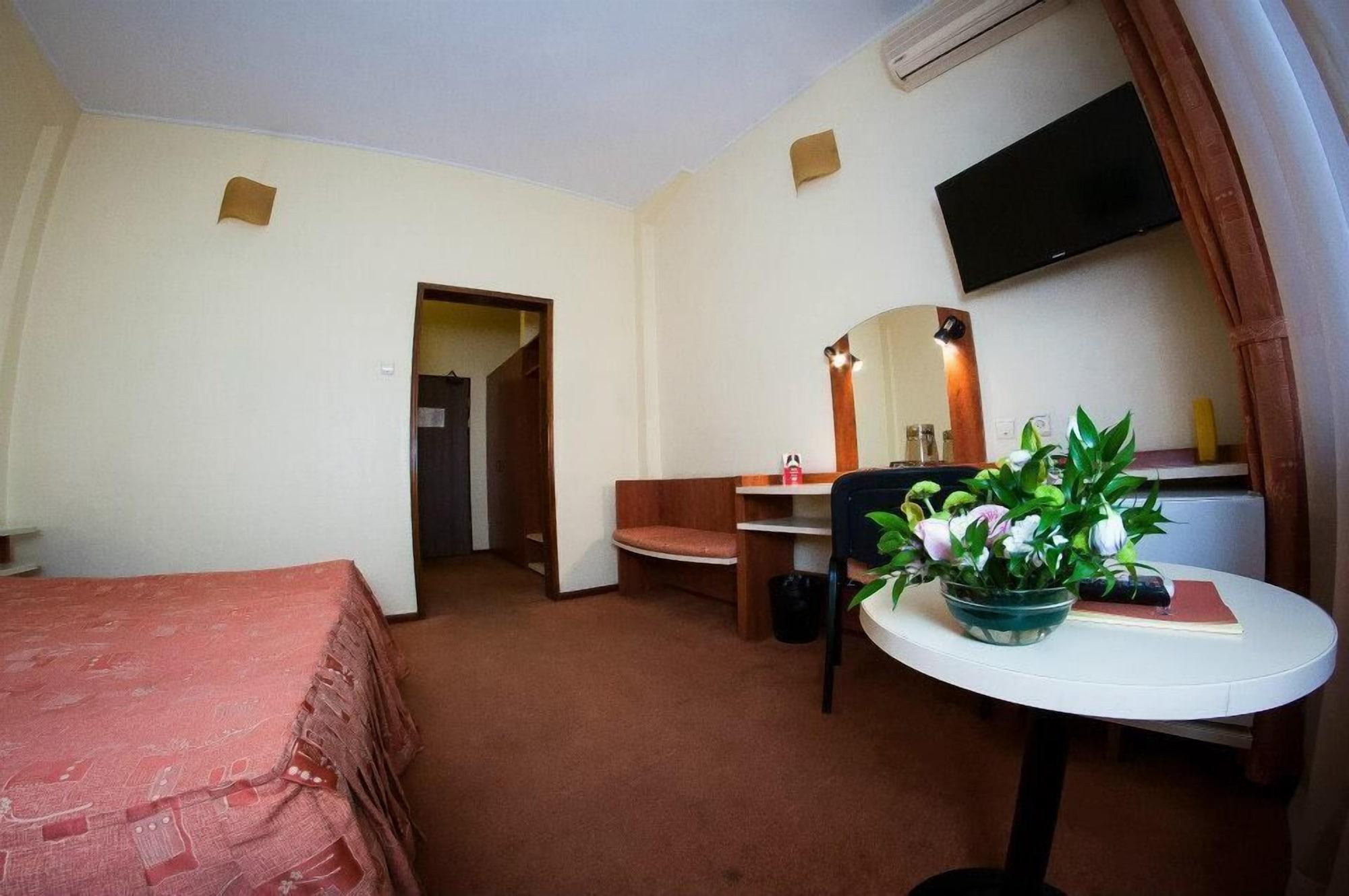 Hotel Astoria City Center Iasi Ngoại thất bức ảnh