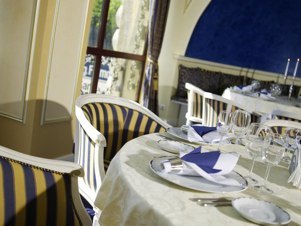 Hotel Astoria City Center Iasi Ngoại thất bức ảnh