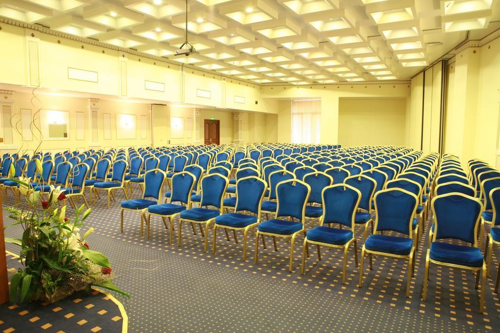 Hotel Astoria City Center Iasi Ngoại thất bức ảnh