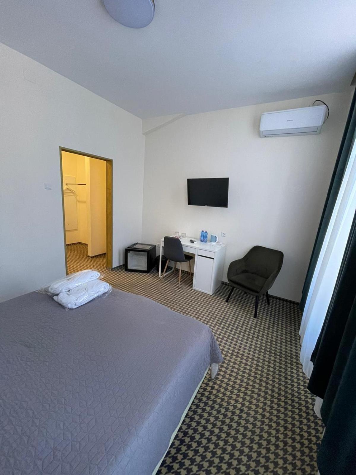 Hotel Astoria City Center Iasi Ngoại thất bức ảnh