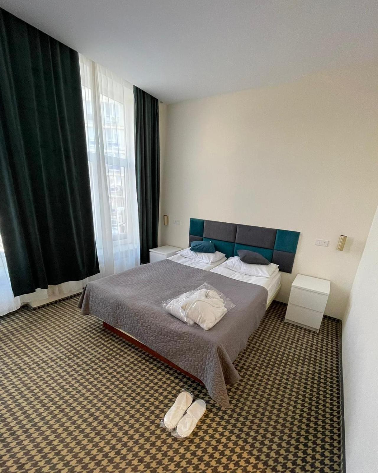 Hotel Astoria City Center Iasi Ngoại thất bức ảnh
