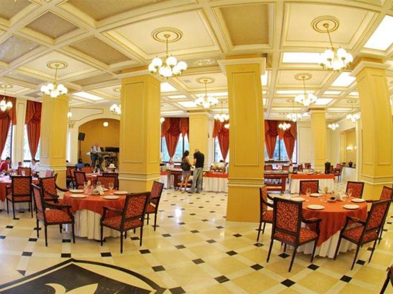 Hotel Astoria City Center Iasi Ngoại thất bức ảnh