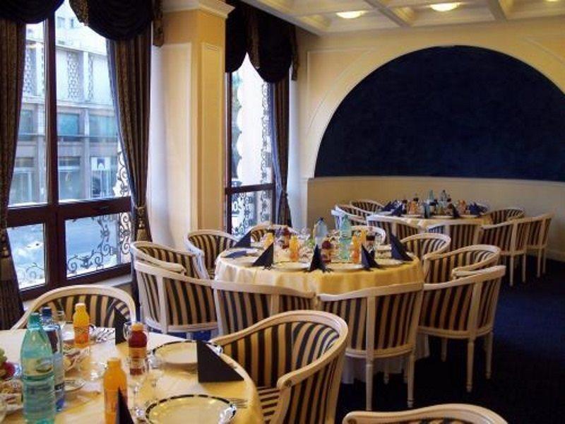 Hotel Astoria City Center Iasi Ngoại thất bức ảnh
